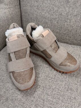 GIOSEPPO Women’s Taupe Suede & Metallic Knit Sneakers with Faux Fur Collar